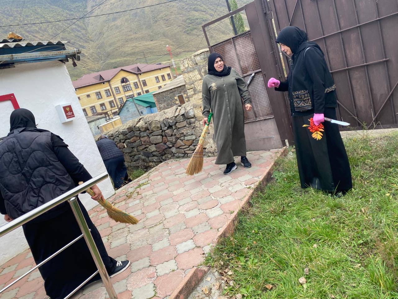 сотрудники Комплексного центра социального обслуживания населения Агульского района  присоединились Всероссийской экологической акции «Зелёная Россия»